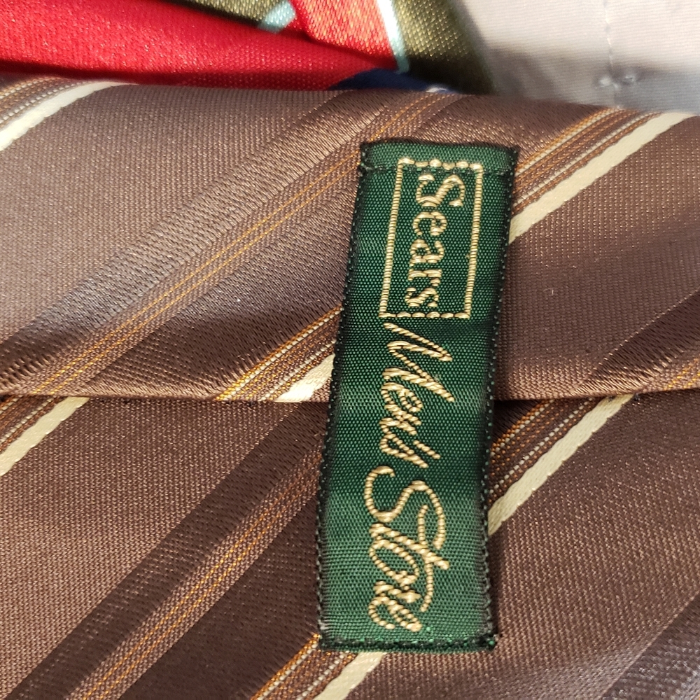 Three mens ties for one low price - Picture 7 of 7